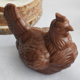 Poule en chocolat au lait