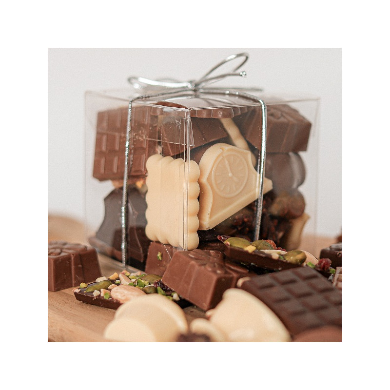 boîte d'assortiments de chocolats, un concentré de gourmandises. boîte d'assortiments de chocolats, un concentré de gourmandises.