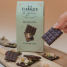 Mini tablette mendiant au chocolat noir.