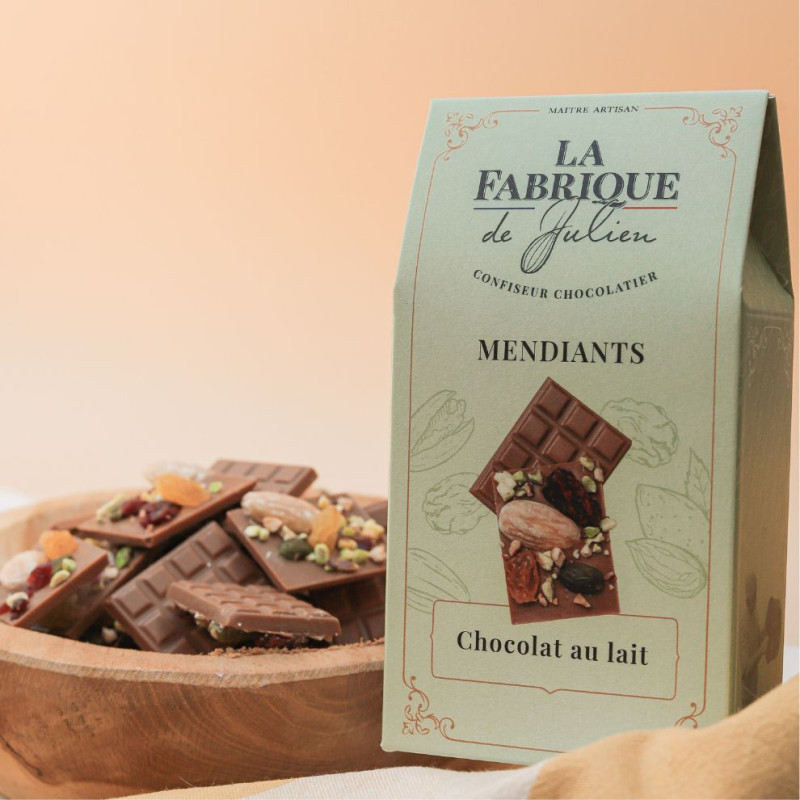 Mini tablette mendiant au chocolat au lait (39% de cacao minimum). Mini tablette mendiant au chocolat au lait (39% de cacao minimum).