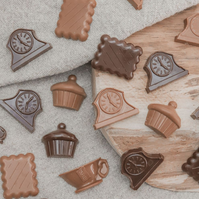 Chocolats au lait et noir "tea time" de qualité supérieure Chocolats au lait et noir "tea time" de qualité supérieure