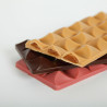 Tablette au chocolat blond fourrée de caramel au beurre salé